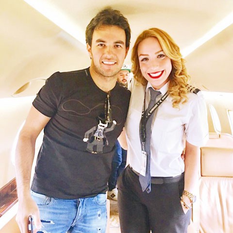 Chiêm ngưỡng nhan sắc xinh đẹp của những nữ phi công hot nhất MXH thế giới